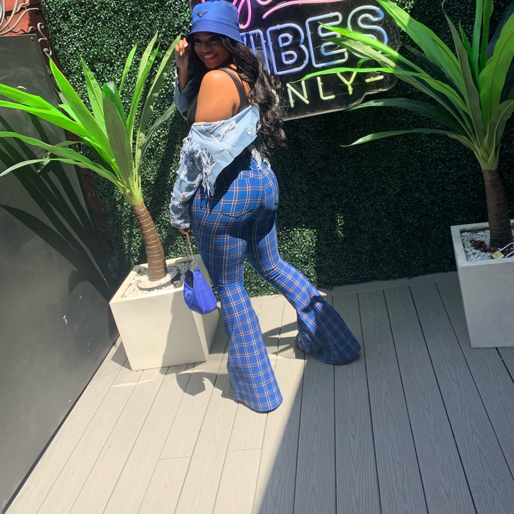 Cute Blue flare plaid pants - Picture 2 of 2